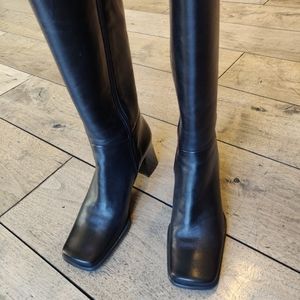 Square toe lack leather boots